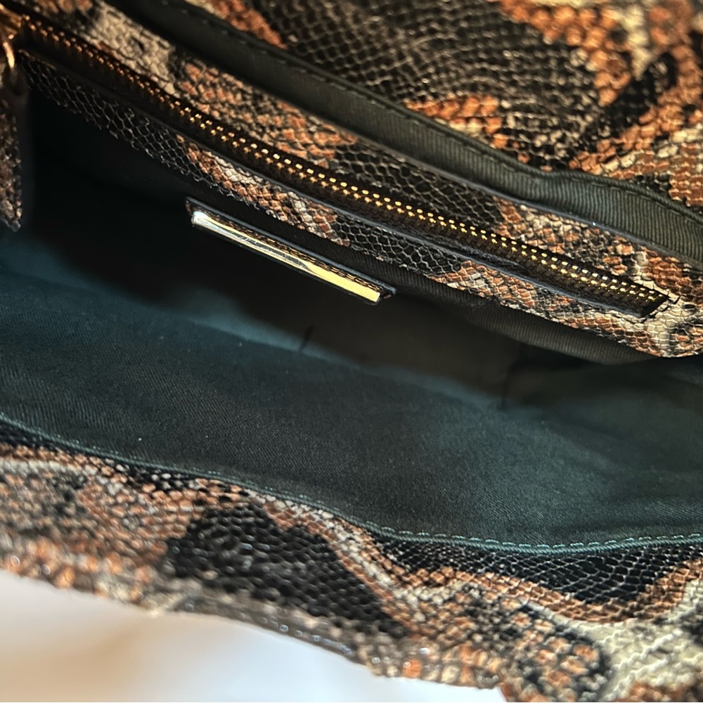 Kelly Wynne Snake-Print Mini Tote Bag in Rust/Brown and Black w/detachable strap - Picture 6 of 7